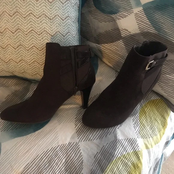 NEW Karen Scott Major Brown High Heel Bootie - Picture 4 of 12